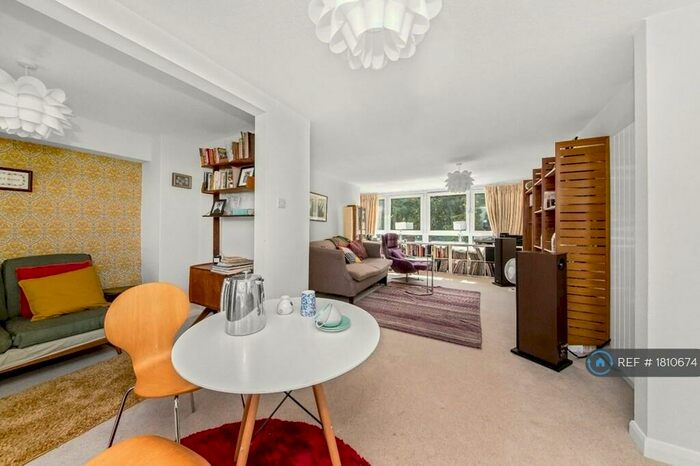 2 Bedroom Terraced House To Rent In Wakefield Gardens, London, SE19