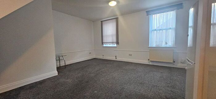 1 Bedroom Flat To Rent In Broad Lane, London, N15