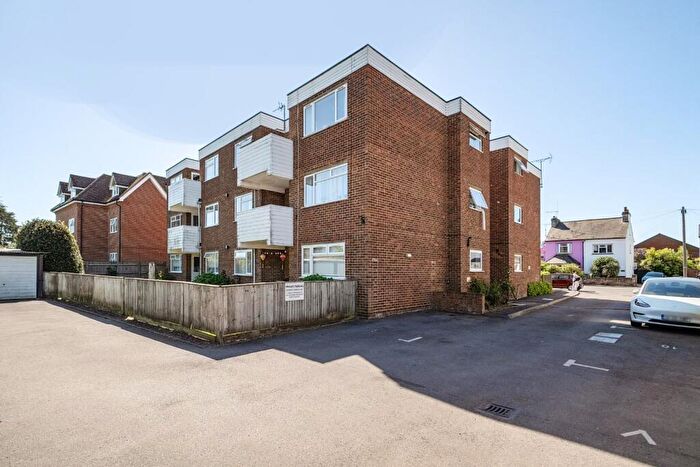 2 Bedroom Flat For Sale In St. Leonards Road, Windsor, SL4