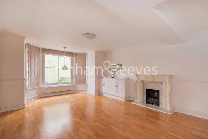 3 Bedroom Flat To Rent In Belsize Park, Hampstead, NW3