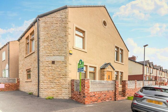 4 Bedroom Detached House To Rent In Bloomfield Road, Darton, Barnsley, South Yorkshire, S75