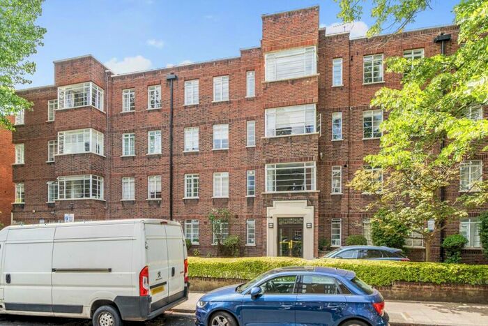 2 Bedroom Flat For Sale In Cochrane Street, St Johns Wood, NW8