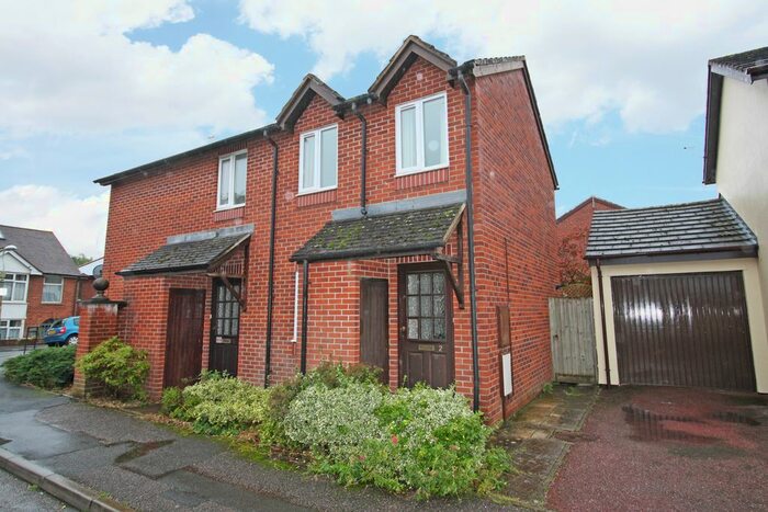 2 Bedroom Flat To Rent In Roseland Drive, Heavitree, Exeter, EX1