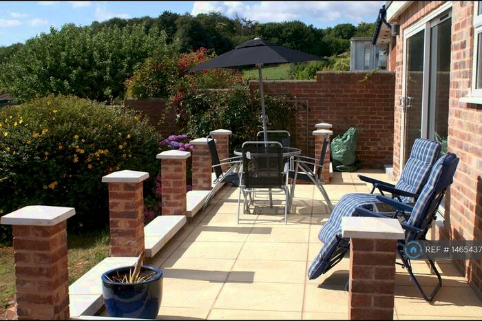 Studio To Rent In Cofton Hill, Cockwood, EX6