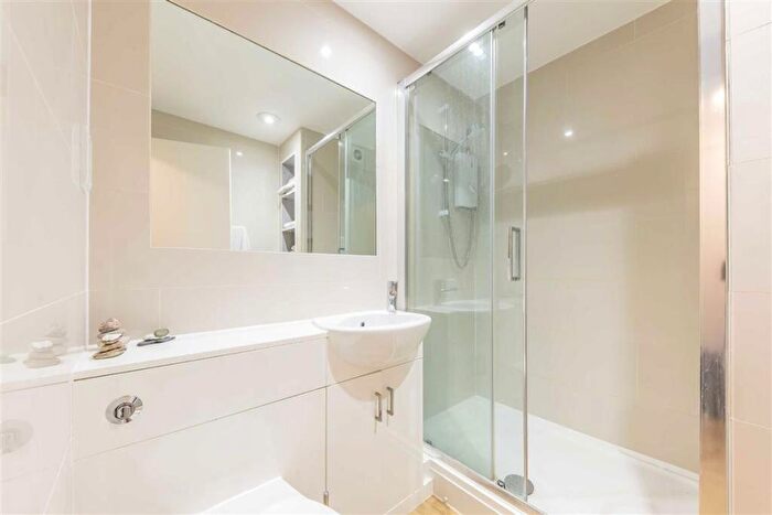 1 Bedroom Flat To Rent In Johnsons Court, Fitzrovia & Covent Garden, EC4A