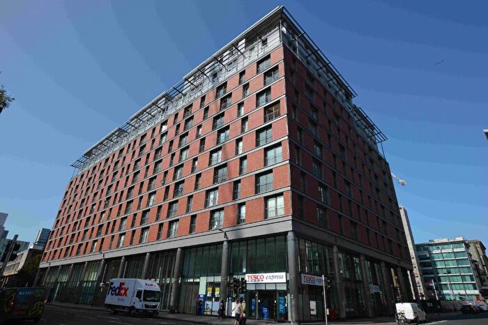 2 Bedroom Flat To Rent In Argyle Street, City Centre, Glasgow, G2