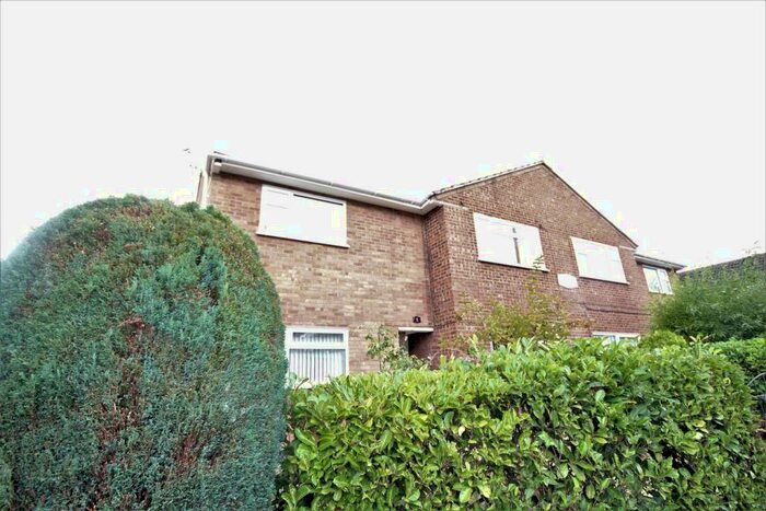 2 Bedroom Maisonette To Rent In Cross Lanes, Chalfont St Peter, SL9