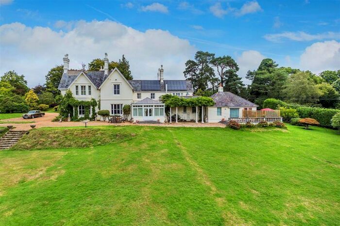 7 Bedroom Property To Rent In Bells Yew Green, Tunbridge Wells, TN3