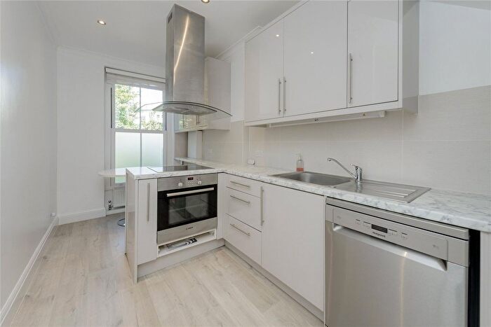 2 Bedroom Flat To Rent In Elgin Crescent, London, W11