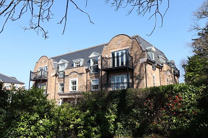 2 Bedroom Flat For Sale In St. James Gate, Ascot, SL5