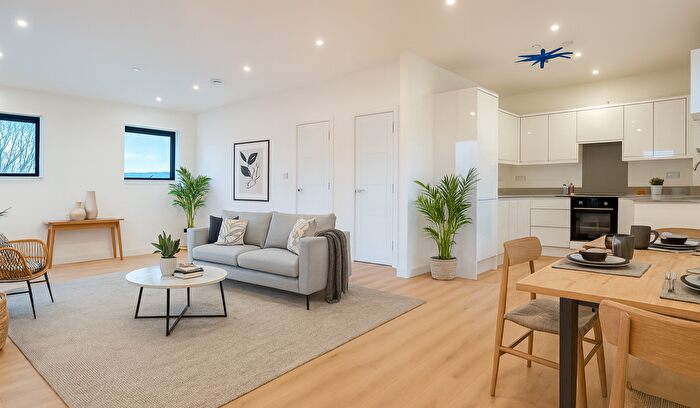 4 Bedroom Flat To Rent In Maybank Road, London, E18