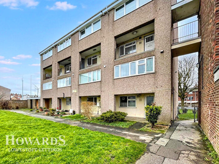 2 Bedroom Flat To Rent In St Peters Street, Lowestoft, NR32