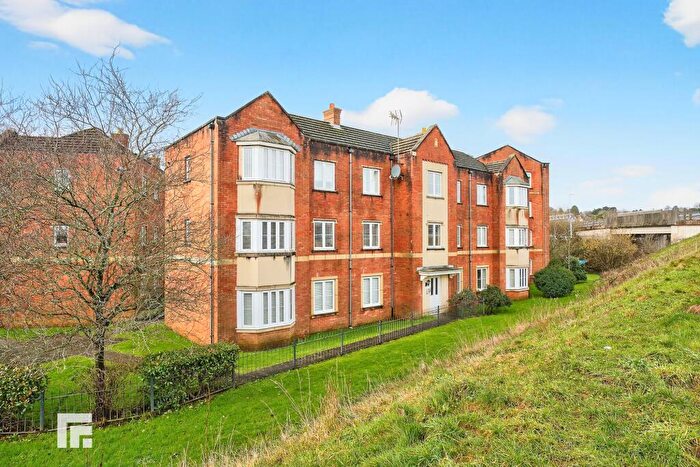 2 Bedroom Flat For Sale In Goetre Fawr, Radyr, CF15