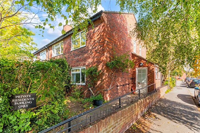 1 Bedroom Flat To Rent In Walton Manor Court, Oxford, Oxfordshire, OX2