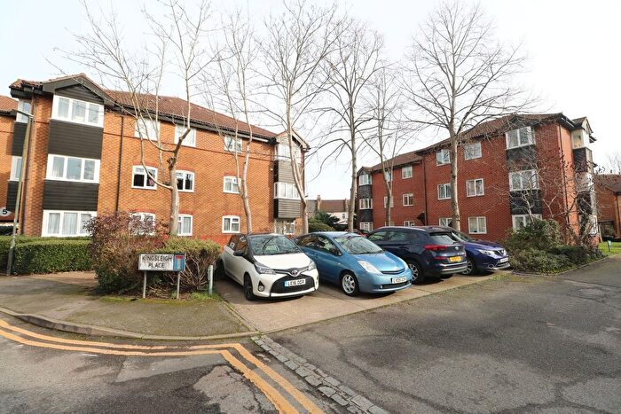2 Bedroom Flat For Sale In Kingsleigh Place, Mitcham, CR4