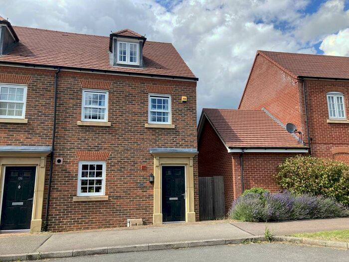 3 Bedroom Town House To Rent In Green Keepers Road, Great Denham, MK40