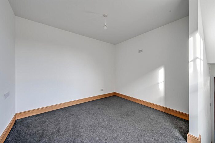 1 Bedroom Flat To Rent In , Victoria Street, CW12