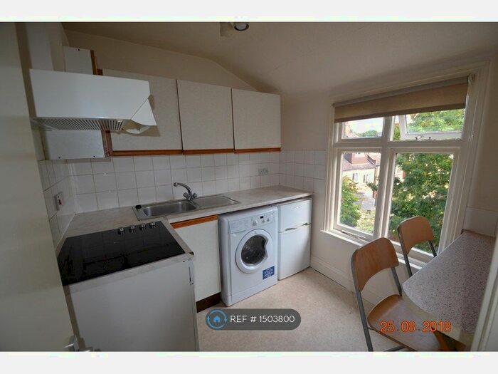 Studio To Rent In Crouch Hill, London, N8