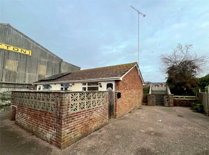 1 Bedroom Bungalow To Rent In Riverside, Rope Walk, Littlehampton, West Sussex, BN17