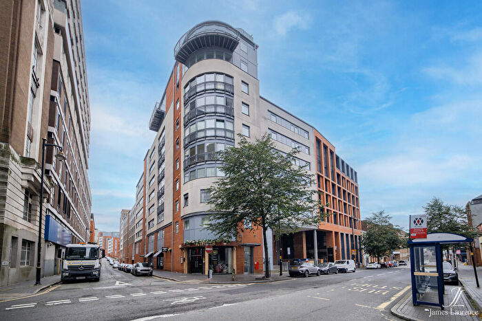 1 Bedroom Apartment For Sale In Islington Gates, Fleet Street, Birmingham City Centre, B3
