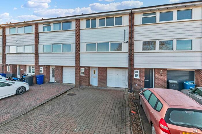 3 Bedroom Property To Rent In Fielden Way, Newmarket, CB8