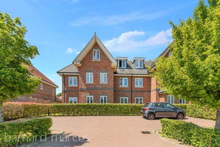 2 Bedroom Apartment To Rent In Magnolia Drive, Banstead, SM7