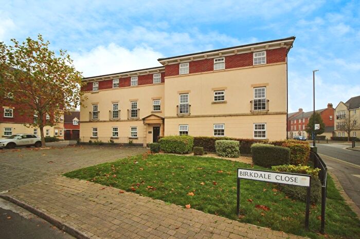 2 Bedroom Flat To Rent In Birkdale Close, Swindon, SN25