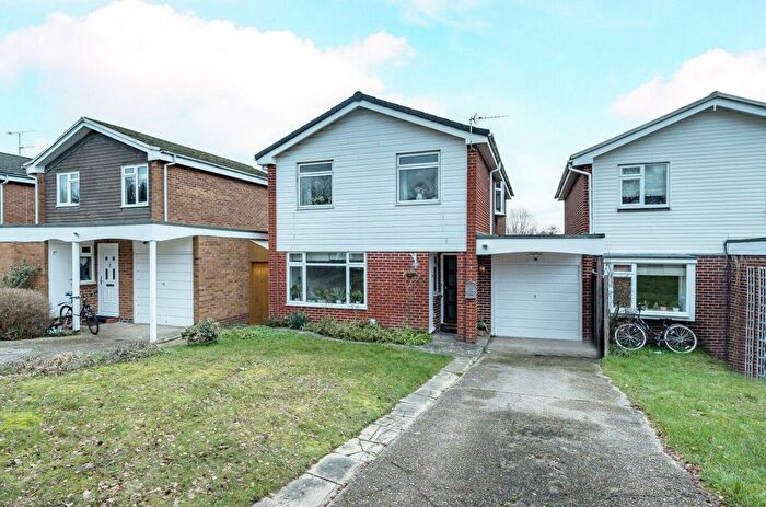 3 Bedroom Detached House For Sale In Woking, Surrey, GU21