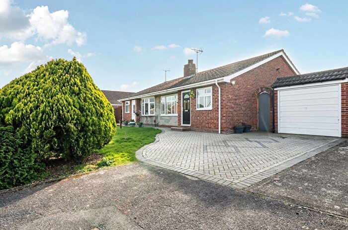 2 Bedroom Bungalow For Sale In Hungerford Drive, Maidenhead, Berkshire, SL6