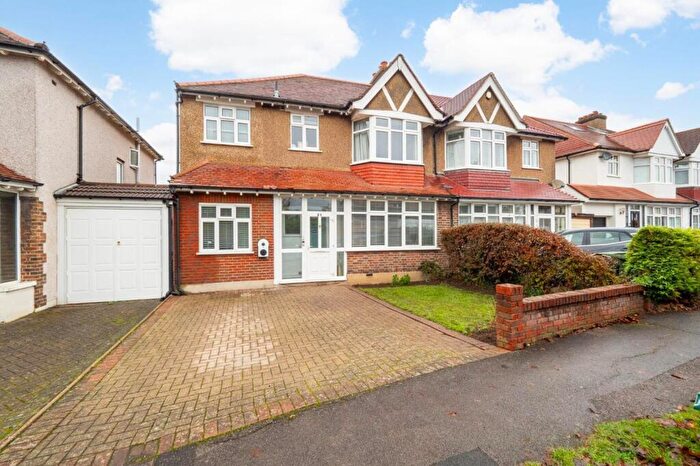 5 Bedroom Semi-Detached House To Rent In Farm Way, Worcester Park, KT4