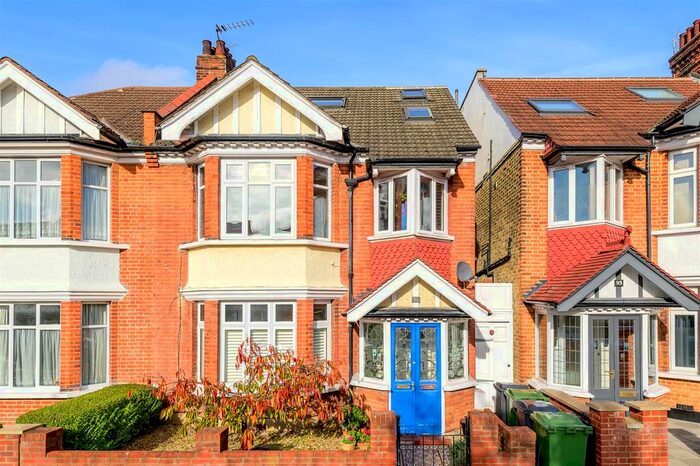 1 Bedroom Flat To Rent In Downton Avenue, London, SW2