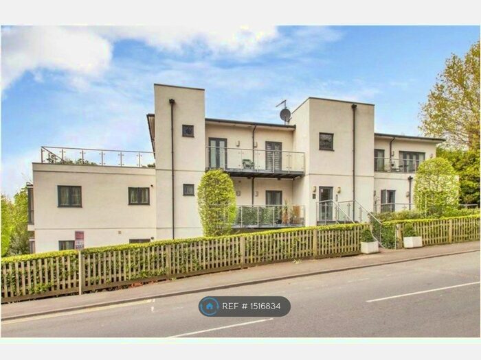 2 Bedroom Flat To Rent In Mount Harry Road, Sevenoaks, TN13