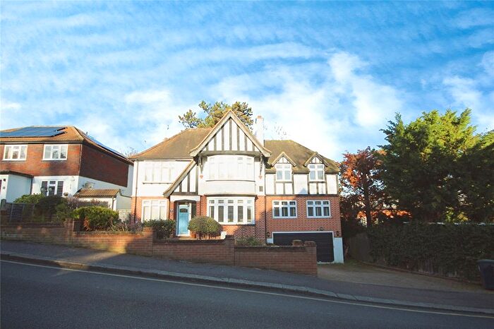 6 Bedroom Detached House To Rent In Ollards Grove, Loughton, IG10