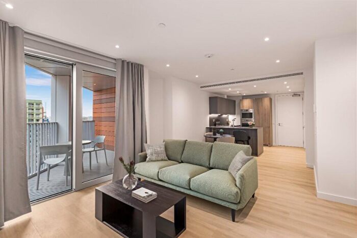 Studio To Rent In Nine Elms Lane, London, SW11