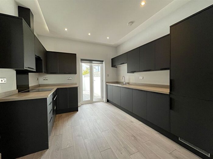 3 Bedroom End Of Terrace House To Rent In Montgomery Street, Hove, BN3