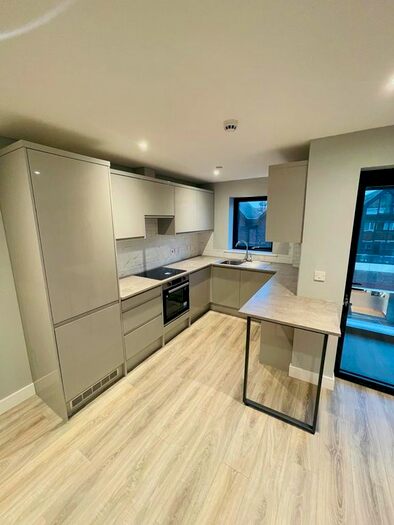 2 Bedroom Flat To Rent In High Street, London, E17