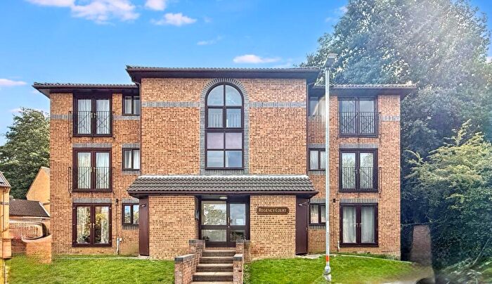 1 Bedroom Flat For Sale In Regency Court, Primrose Hill, Daventry, NN11