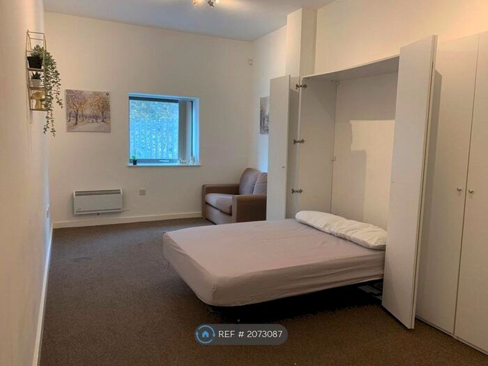 Studio To Rent In Washington Parade, Bootle, L20