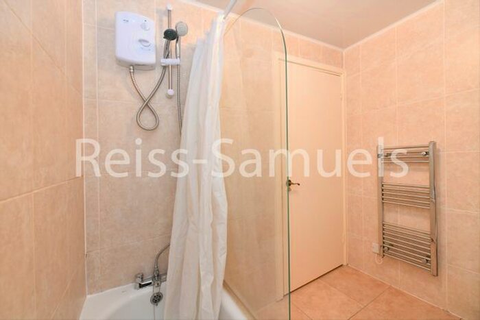 5 Bedroom Town House To Rent In Cyclops Mews., Canary Wharf, E14