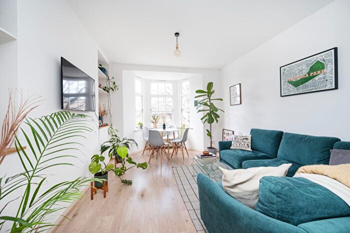 2 Bedroom Flat For Sale In Corfield Street, Bethnal Green, London, E2