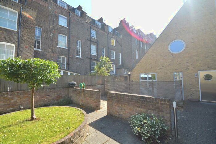3 Bedroom Mews To Rent In Elizabeth Mews, Broadway Market, E2