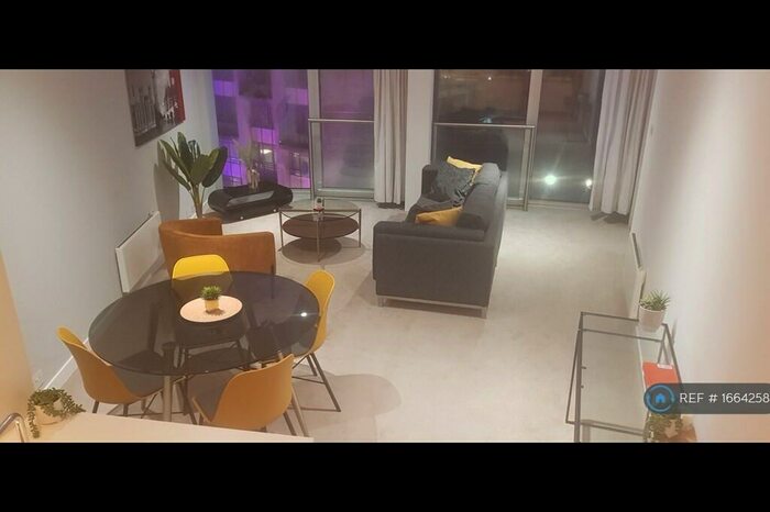 2 Bedroom Flat To Rent In The Rotunda, Birmingham, B2