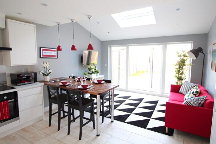 1 Bedroom Terraced House To Rent In Chertsey Close, Luton, Bedfordshire, LU2