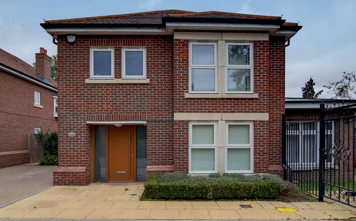 5 Bedroom Terraced House To Rent In Harris Close, London, N11