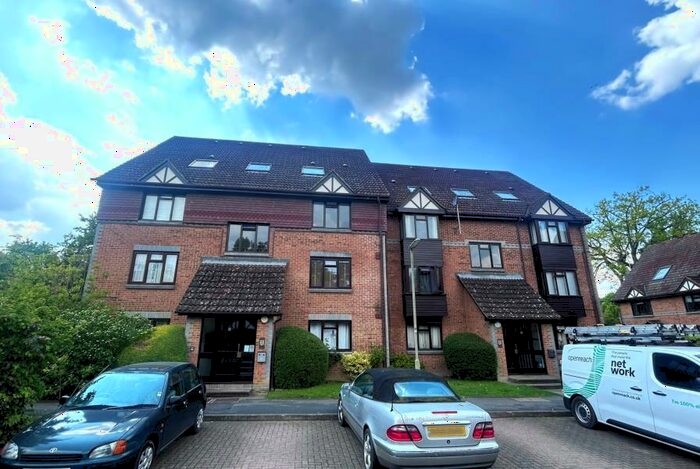 1 Bedroom Maisonette To Rent In Woking, Surrey, GU22