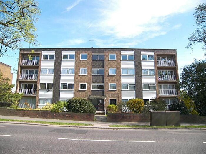 1 Bedroom Flat To Rent In Maplin Close, London, N21