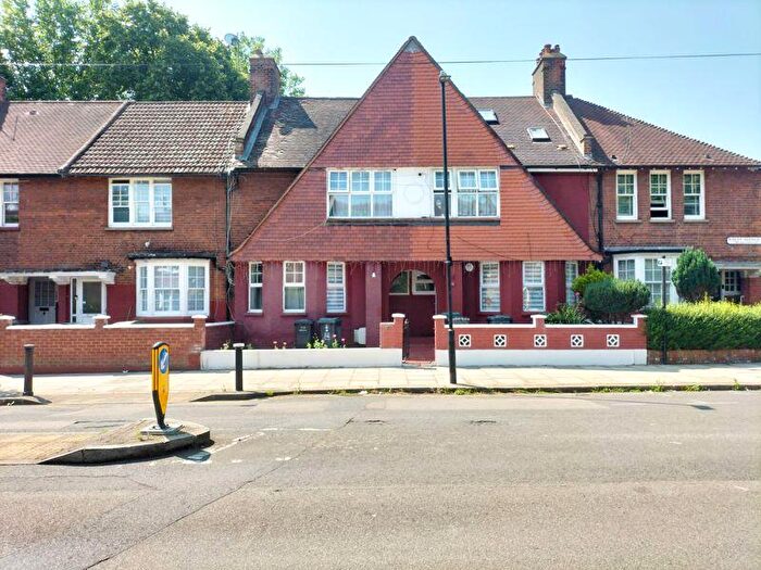2 Bedroom Terraced House For Sale In Risley Avenue, Tottenham, N17