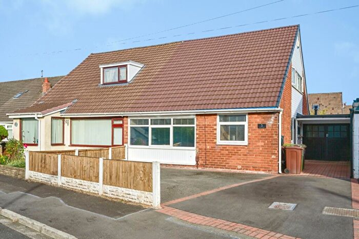 3 Bedroom Bungalow For Sale In Debra Close, Melling, Liverpool, Merseyside, L31