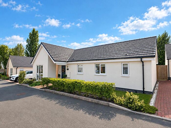 3 Bedroom Detached Bungalow For Sale In Thompsons Yard, Yaxley, Peterborough, PE7