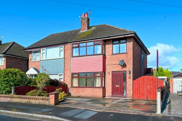 3 Bedroom Semi-Detached House For Sale In Laurel Avenue, Burscough, L40